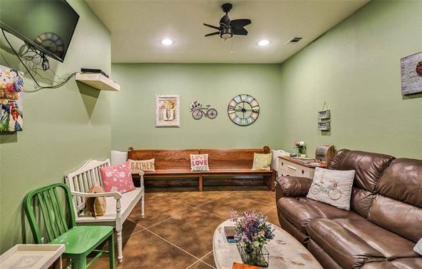 105 W Pearl St, Granbury, TX 76048